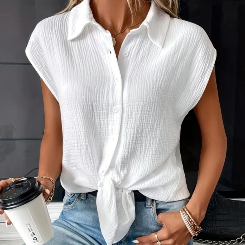 NWTs, White Collared button up top, size M #C25